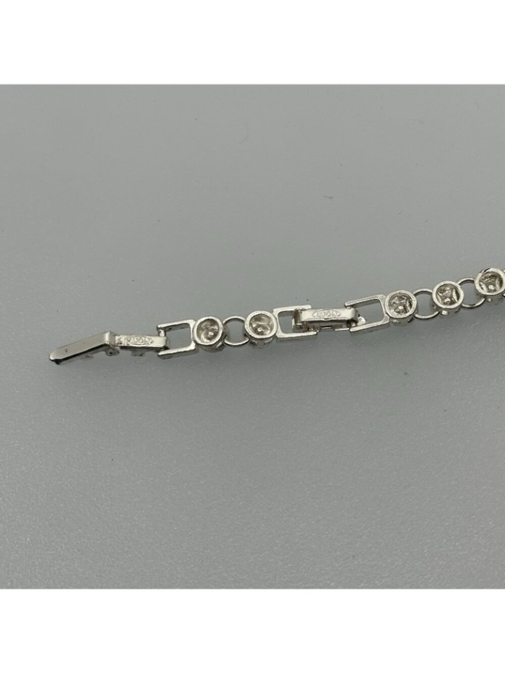 Vintage Avon Silver Tone Tennis Bracelet Clear Rhinestones w/ Extender - Picture 5 of 6
